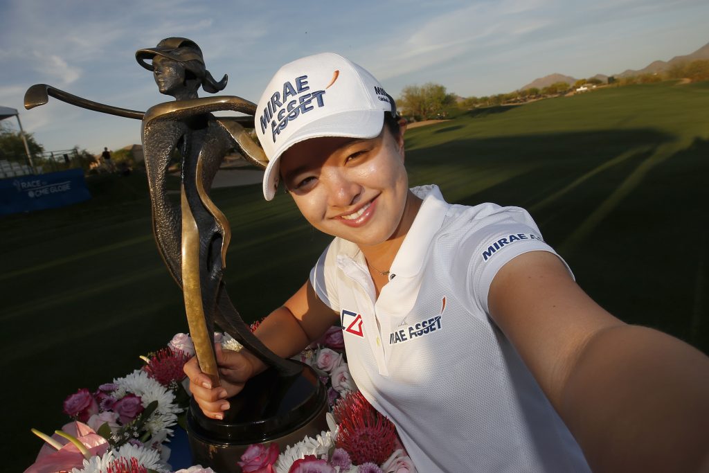 PHOENIX, AZ - MARCH 20: Sei Young Kim of South Korea poses for a selfie with the trophy after winning the LPGA JTBC Founders Cup at Wildfire Golf Club on March 20, 2016 in Phoenix, Arizona. Todd Warshaw/Getty Images/AFP