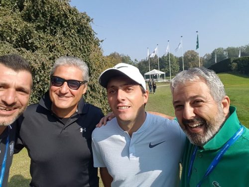 IMBUCATO il selfie del golf