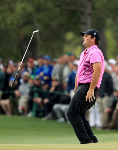 AUGUSTA Un giro di putter per Patrick Reed sulla buca 17 nell'ultimo giorno di gara a Magnolia Lane 