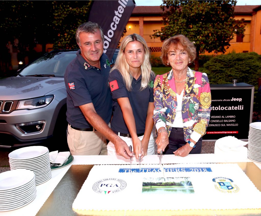 Michele Reale con la compagna di doppio Flaminia D'Onofrio e Marisa Crescenzio, presidente del Molinetto Country Club (Foto @PGAI_Claudio Scaccini).