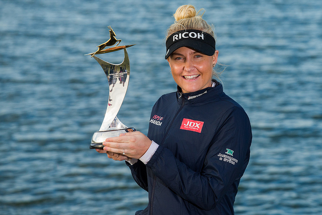 ABU DHABI Charley Hull premiata per la vittoria nel Fatima Bint Mubarak Ladies Open (foto di Tristan Jones).