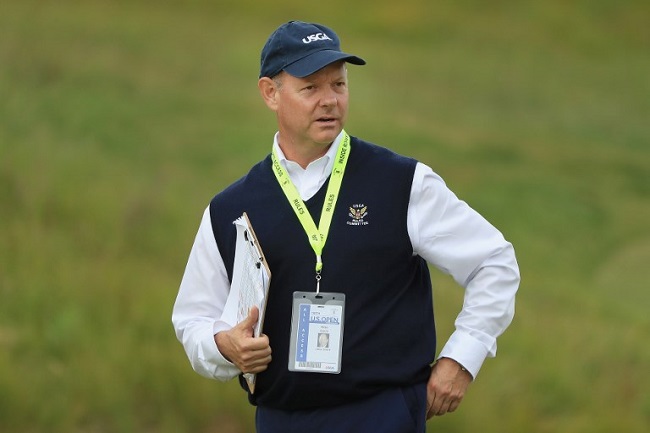 SOUTHAMPTON, NY Mike Davis durante il giro di pratica dello U.S. Open 2018 allo Shinnecock Hills Golf Club (foto di Andrew Redington/Getty Images/AFP).