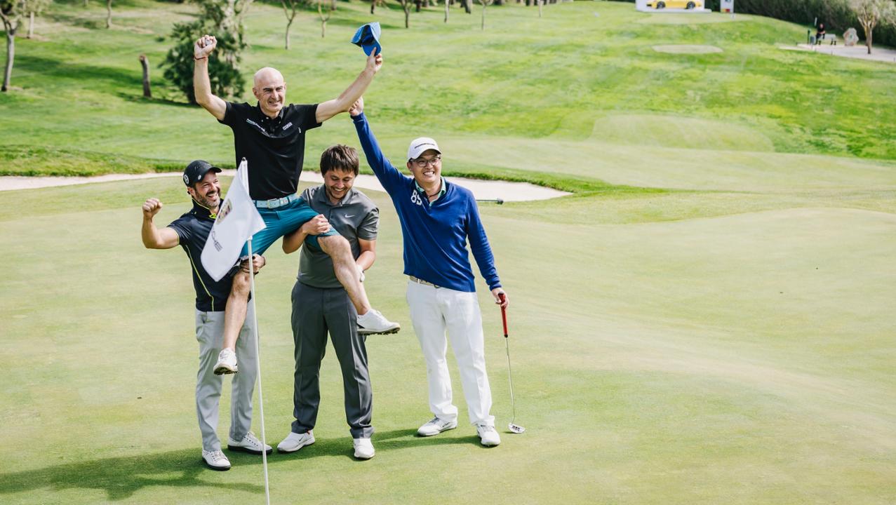 Hole-in-one a Maiorca, è quì la festa? (foto Porsche).