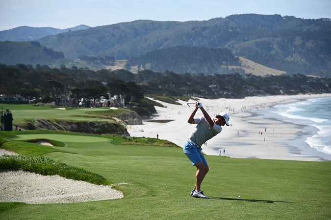 PEBBLE BEACH Renato Paratore nel giro di prova (Foto Ross Kinnaird/Getty Images/AFP).