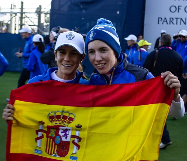 GLENEAGLES Azahara Munoz e Carlota Ciganda dopo la vittoria (foto di Hasley Arris)