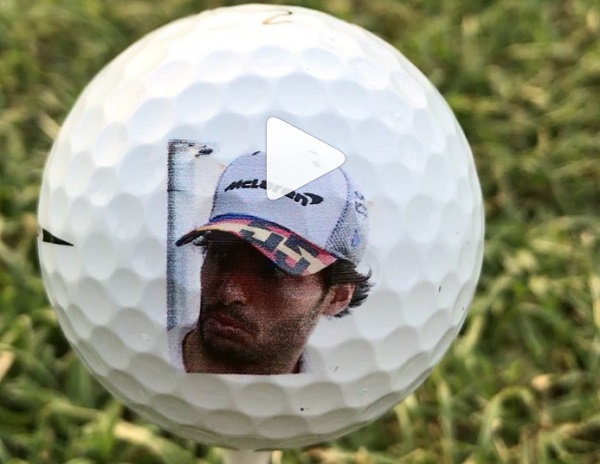 La pallina da golf di Carlos Sainz (foto Instagram).