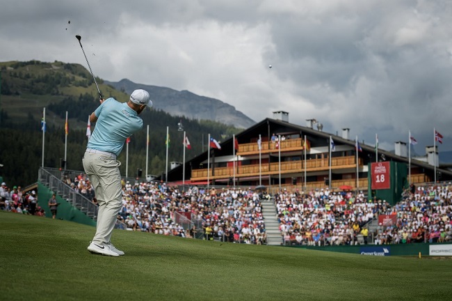 Sebastian Soderberg plays nell'Omega European Masters 2019 (Foto di FABRICE COFFRINI / AFP)