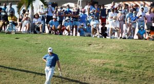 SOUTHAMPTON, BERMUDA Wyndham Clark gioca a favore di pubblico... con mascherina (Foto Gregory Shamus/Getty Images/AFP)