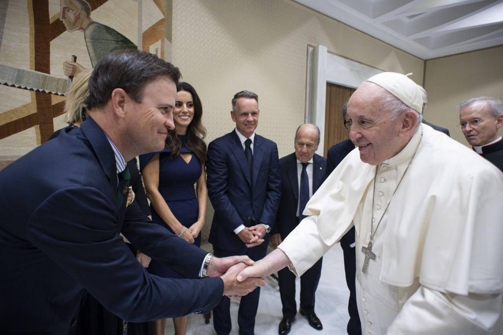 Papa Francesco e Zac Johnson