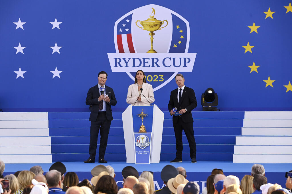 Zach Johnson, Melissa Satta e Luke Donald nella cerimonia di apertura della Ryder Cup 2023 (ANSA/RICCARDO ANTIMIANI)