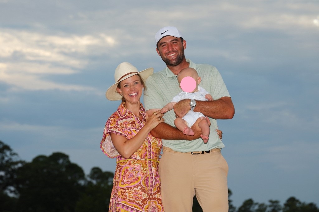 ATLANTA Scottie Scheffler con la moglie Meredith and son Bennett  (Foto di Kevin C. Cox / GETTY IMAGES NORTH AMERICA / Getty Images via AFP)