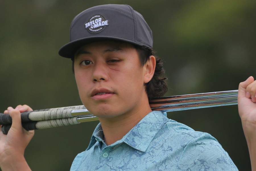 Il golfista Jeffrey Guan colpito da una pallina in faccia