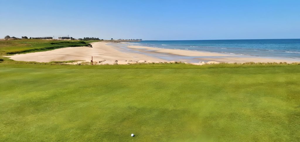 Golf in Oman, Al Mouji