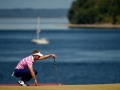 Luke Donald studia il green della 3